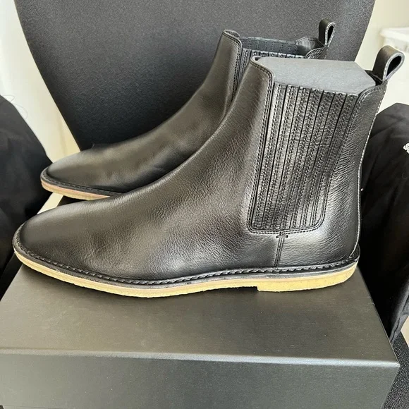 Yves Saint Laurent Men’s Chelsea Boots